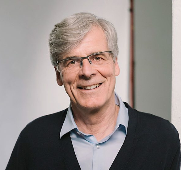 Robert von Aufschnaiter mit Kamera